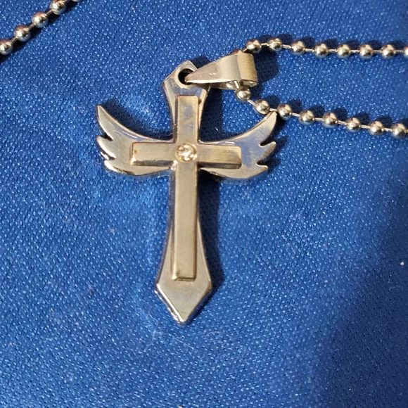 Men's Stainless Steel Cross Pendant Necklace - Picture 4 of 7